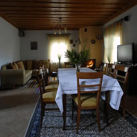 Aplynori House *